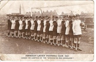 Aberdeen-Ladies-Football-Club-1921-postcard.jpg.90337c51a7bc71e93132c17bc476fd88.jpg